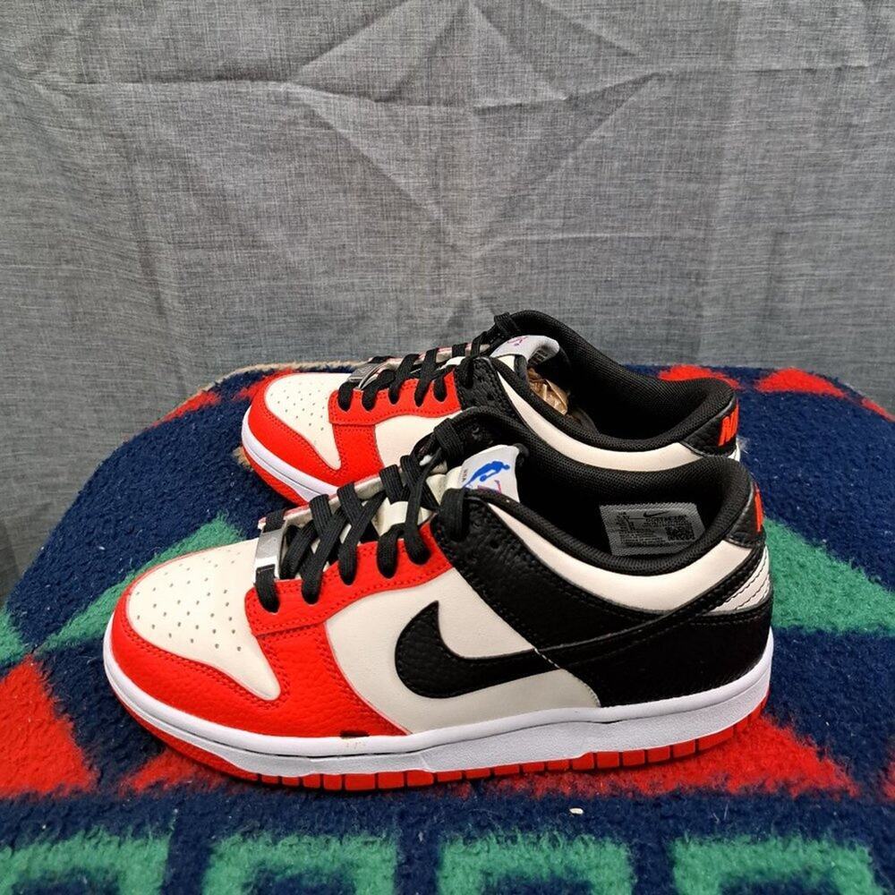 %Nike NBA Dunk Low EMB Youth Sneaker Size 5.5Y D06288-100 2021 / A 18
